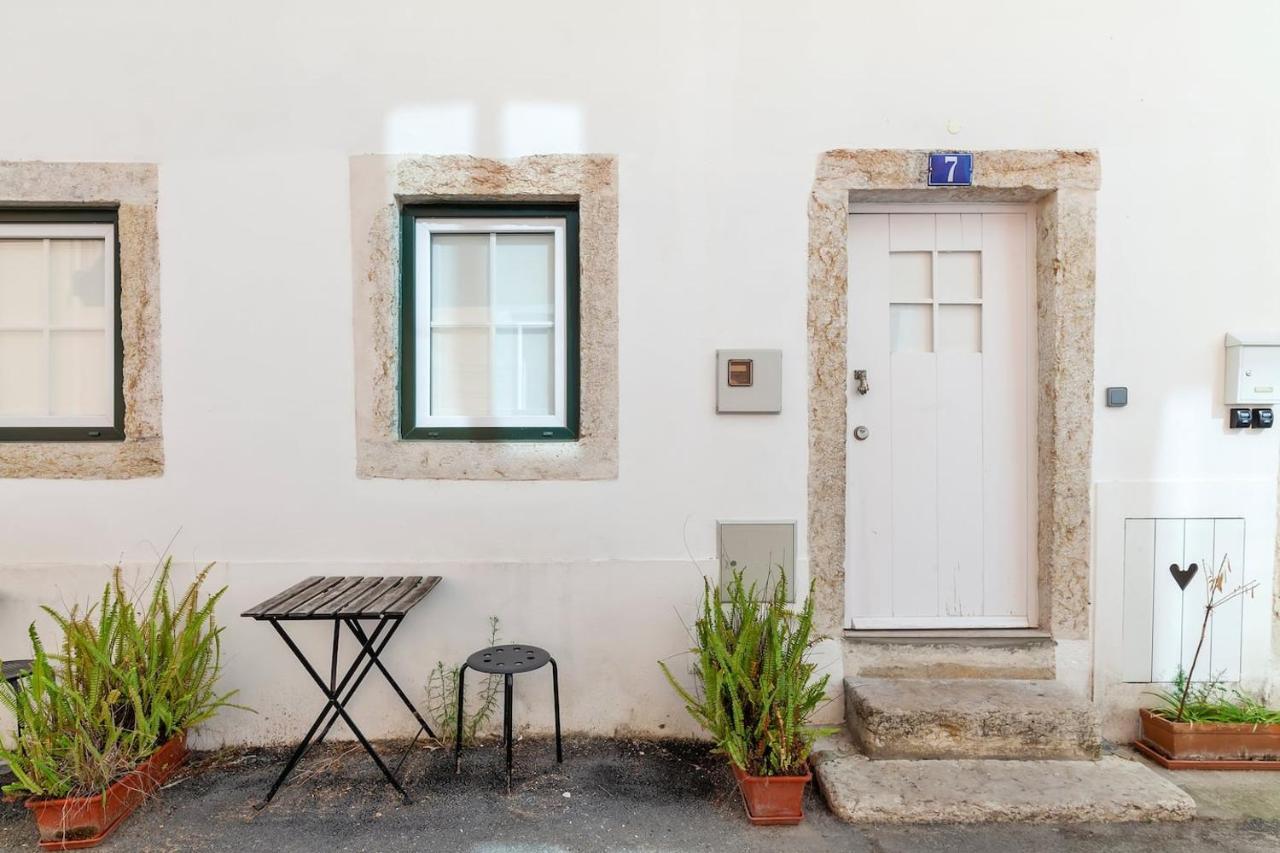 Classic Lisbon Homes: Bright & Central In Belem Exterior photo