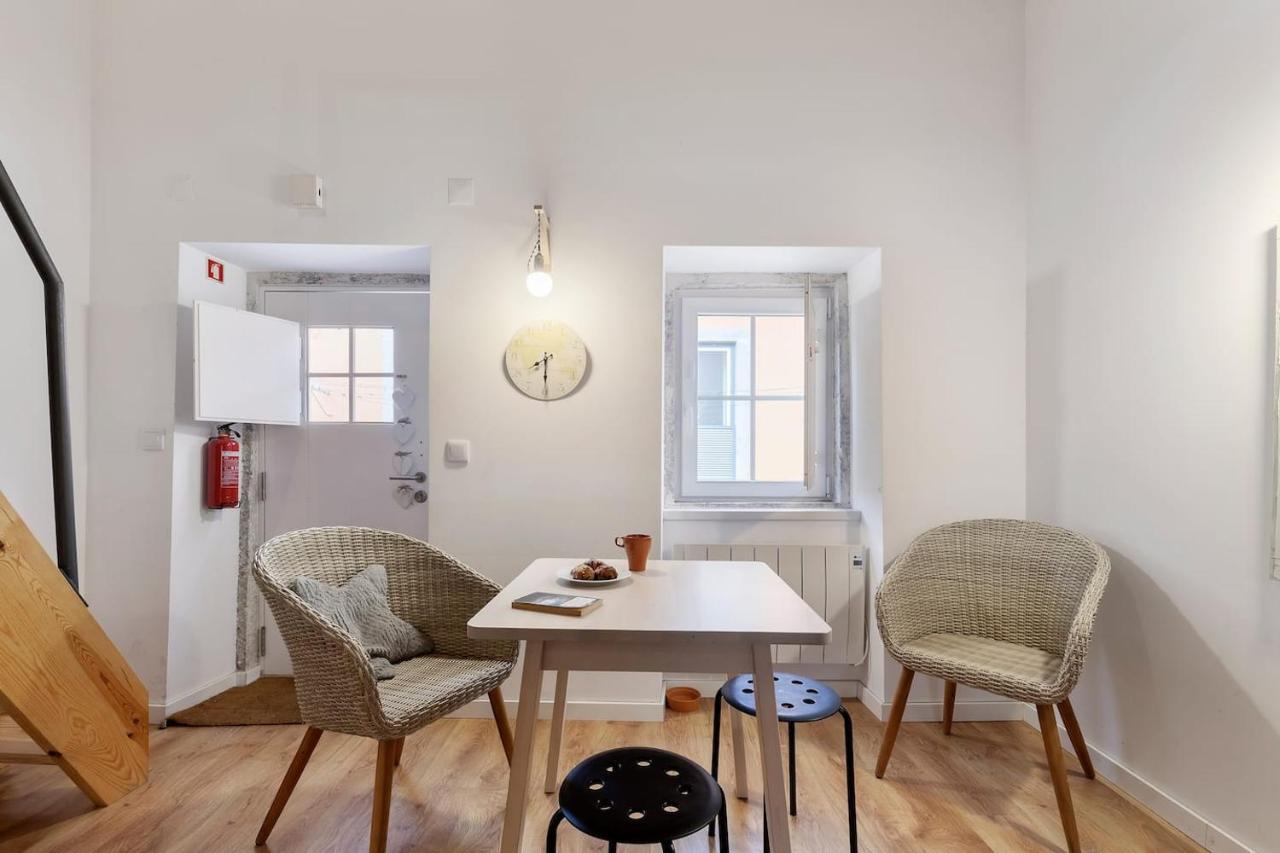 Classic Lisbon Homes: Bright & Central In Belem Exterior photo